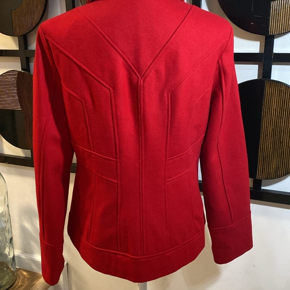 Beautiful Guess winter jacket rad used in good condition. - Picture 7 of 8